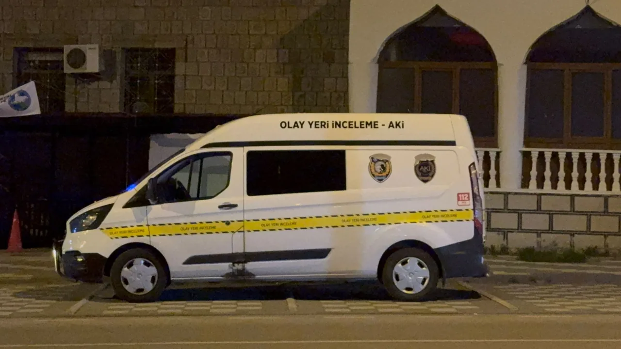 KAYSERİ'DE PARKTA SİLAHLI DEHŞET: SOKAK EŞKIYALARI 2 KİŞİYİ VURDU! — haber görseli