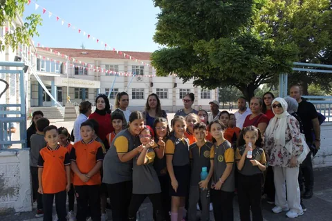 Sınıf Değişikliği Velileri Ayaklandırdı! Öğrenciler Küçük Sınıfa Taşındı, Veliler Tepkili — haber görseli
