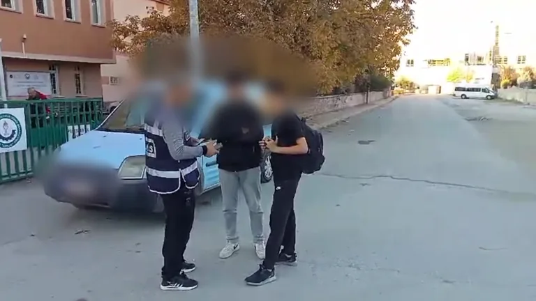 Narko-Okul Uygulaması Devrede: Seyyid Burhaneddin Lisesi Çevresinde 32 Şahıs Sorgulandı — haber görseli