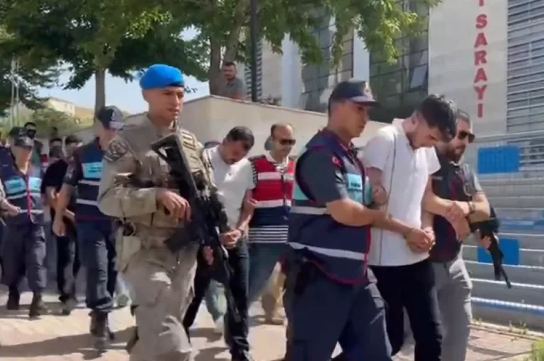 SİBERGÖZ-50 Operasyonu: Jandarma 364 Milyon TL'lik Dolandırıcılık ve Taciz Ağını Çökertti! — haber görseli