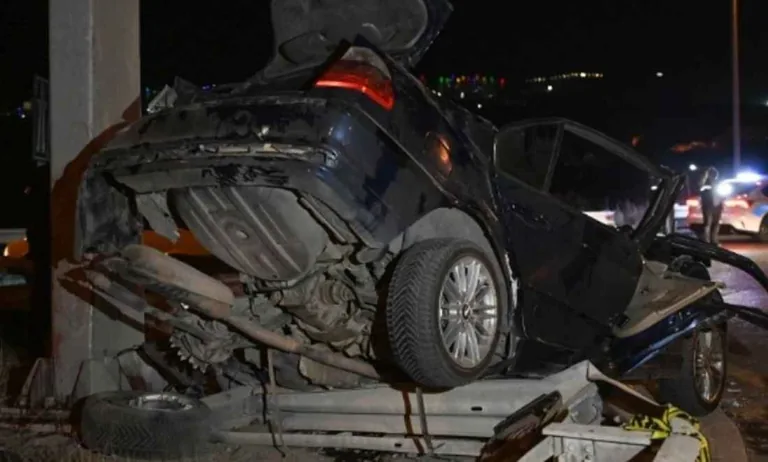 Mamak’ta Facia: Araç Direğe Çarptı, 4 Kişi Yaşamını Yitirdi! — haber görseli