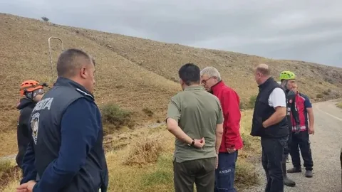 Görülmemiş Bir Felaket! Bünyan'da Dağ Yolunun Çökmesiyle Büyük Bir Tehlike Yaşandı — haber görseli