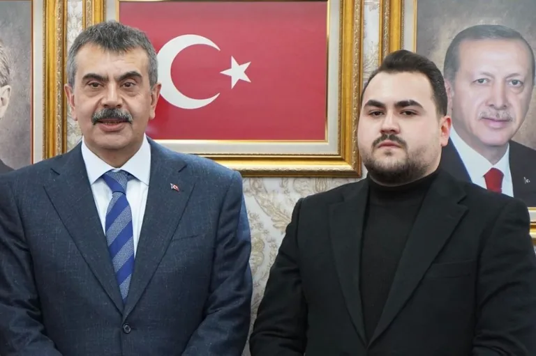 AK Parti İl Gençlik Kolları Teşkilat Başkanı Özcan İstifa Etti — haber görseli
