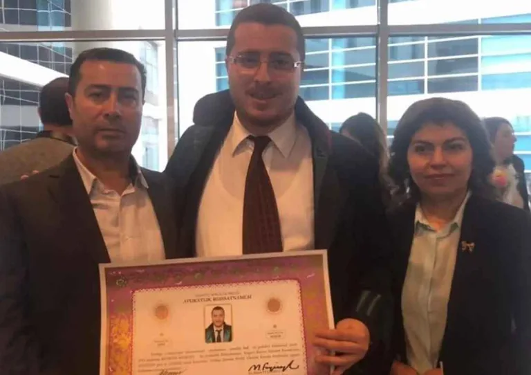 Son Dakika! CHP İl Başkanı Feyzullah Keskin'in Oğlu Av.Hüseyin Keskin Ofisinde Ölü Bulundu — haber görseli