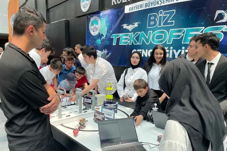 ‘Akıllı Bandaj’ ve ‘Emin Adımlar’ projeleri TEKNOFEST finalinde — haber görseli