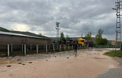 Bünyan’da sel sonrası mahallelerde gerekli çalışmalara başlandı — haber görseli