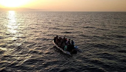 Sakız Adası Açıklarında Göçmen Botu ile Sahil Güvenlik Gemisi Çarpıştı: 14 Ölü — haber görseli