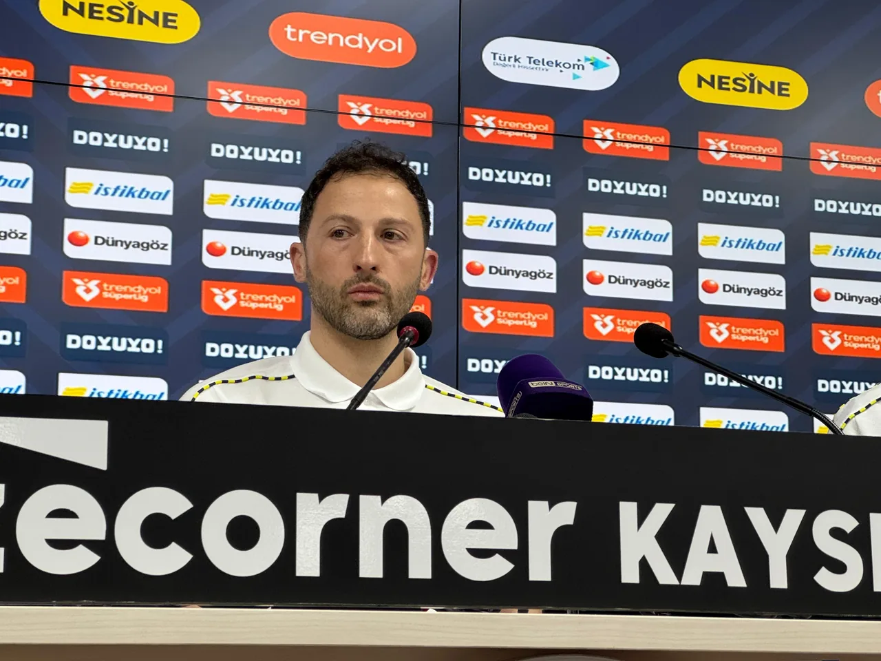 Fenerbahçe Teknik Direktörü Tedesco’dan Kayserispor yorumu: “Küçük takım gibi oynadılar” — haber görseli