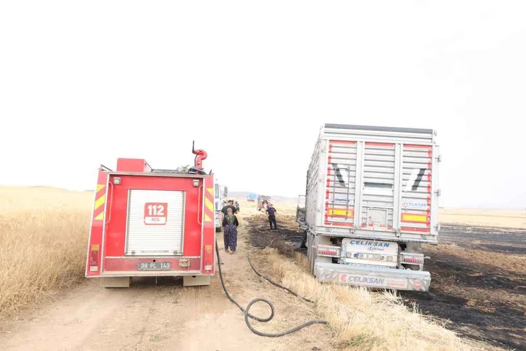 Bünyan Sallık Mevkii'nde TIR Alev Alev Yandı — haber görseli
