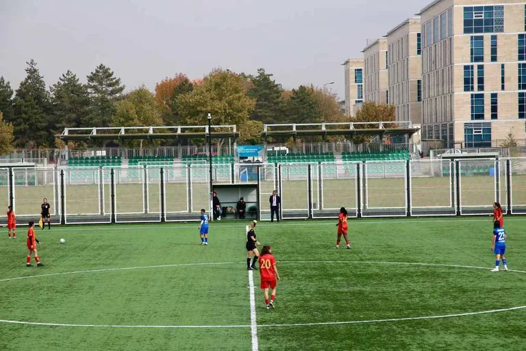 Emniyet Müdürü ve Eski Vali, Futbol Maçında Buluştu! — haber görseli