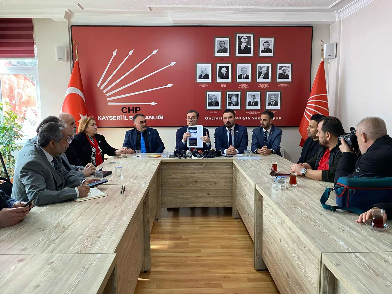 CHP'den Yahyalı Belediye Başkanı Öztürk Hakkında Çarpıcı İddia!  — haber görseli