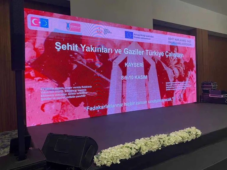 Türkiye'de Bir İlk: Kayseri'de Şehit Yakınları ve Gaziler Çalıştayı Başladı — haber görseli
