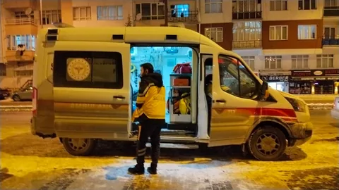 Kayseri Mevlana'da Kan Donduran Arkadaş Cinayeti: Tartıştığı Kişiyi Bıçaklayarak Öldürdü — haber görseli