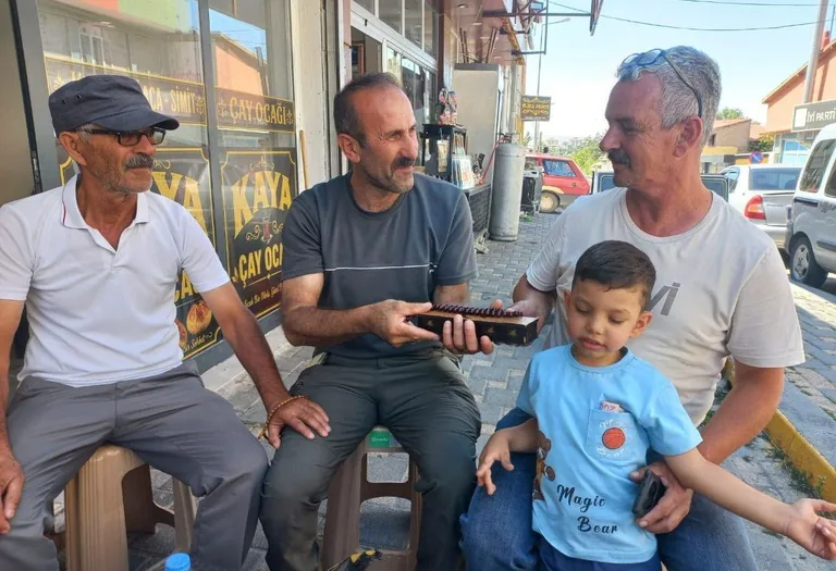 Bünyan'da Duygulandıran Dayanışma! Hem Destek Oldu Hem Gönülleri Kazandı! Tespihi Alıp Geri Hediye Etti — haber görseli