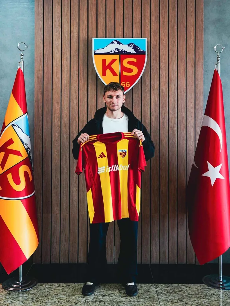 Kayserispor’dan Forvete Takviye! Fedor Chalov Kiralandı — haber görseli