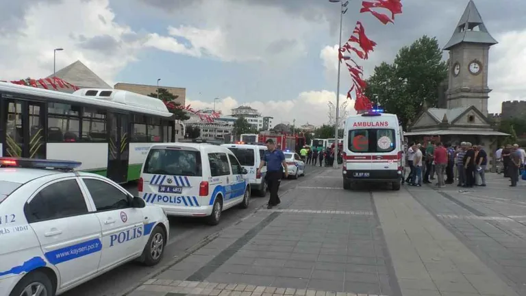 Kayseri'de Dehşet Anları: İşten Çıkarılacağını Öğrenen Şahıs Kendini Yakmak İstedi — haber görseli