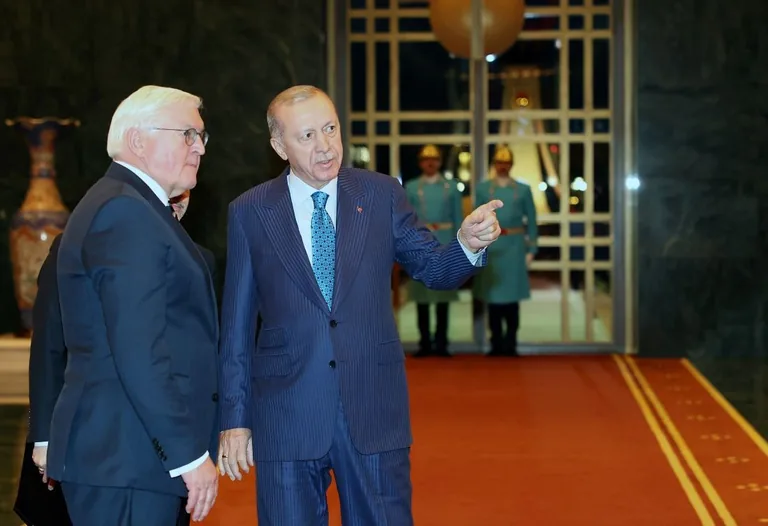 Cumhurbaşkanı Erdoğan, Almanya Cumhurbaşkanı Steinmeier’i Resmi Törenle Karşıladı — haber görseli