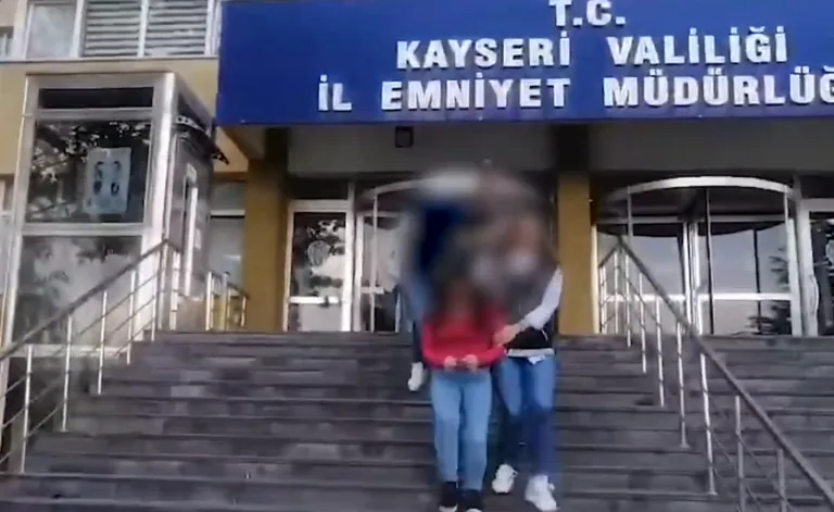 Yolcu Otobüsüyle Kayseri'ye Uyuşturucu Sokmaya Çalışan 5 Şahıs Enselendi — haber görseli