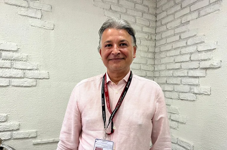 CEP BOYUN Hastalığına Dikkat! Cep Telefonunuza Boyun Eğmeyin — haber görseli