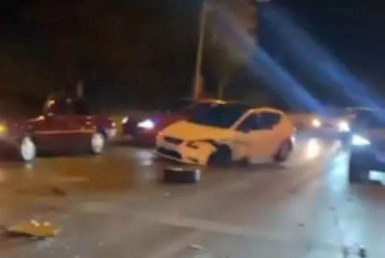 Talas'ta Zincirleme Kaza! 4 Araç Birbirine Girdi 1 Yaralı — haber görseli