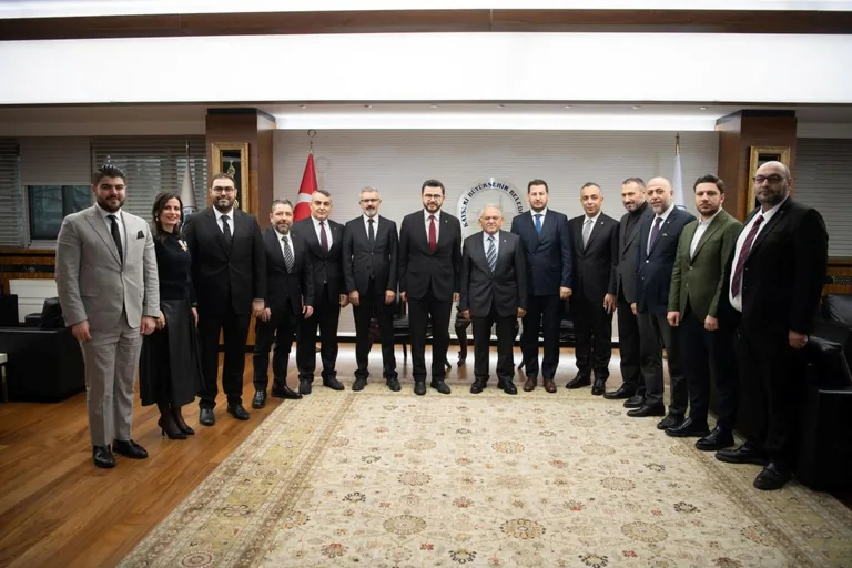 AK Parti İl Başkanı Hüseyin Okandan, Başkan Büyükkılıç'ı Makamında Ziyaret Etti — haber görseli