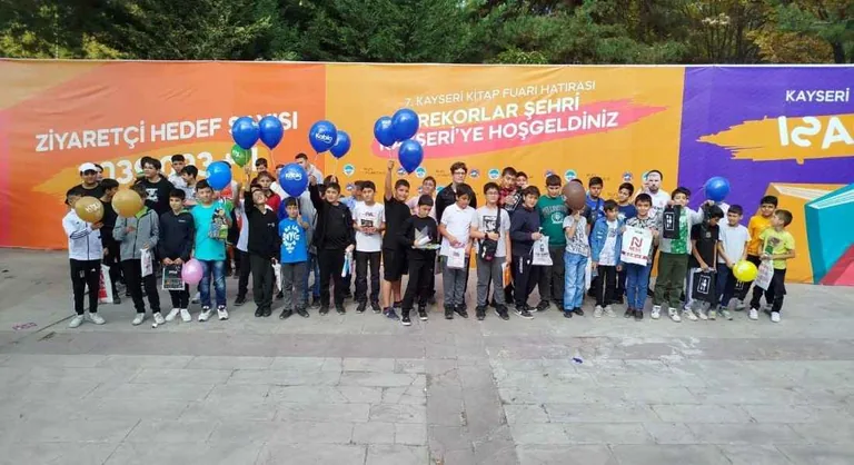 7. Kayseri Kitap Fuarı'na Öğrencilerden Yoğun İlgi — haber görseli