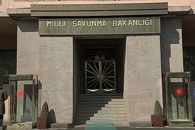 “Mehmetçik ile Bir Gün Projesi” kapsamında öğrenciler kışlalarda misafir edildi — haber görseli