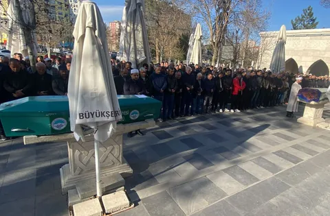 Kayseri'de Feci Kazada Hayatını Kaybeden Baba ve Kızı Toprağa Verildi — haber görseli
