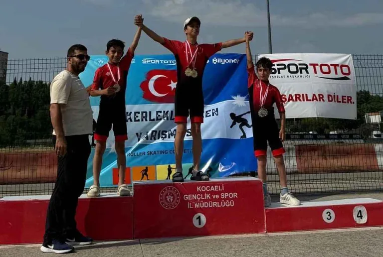 Kayserili Sporculardan Madalya Yağmuru! Genç Patenciler Kocaeli'den 8 Madalya İle Döndü — haber görseli