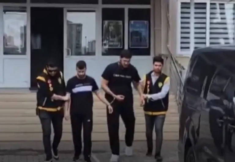 Adana'da İş Yeri Kurşunlayan 2 Kişi Tutuklandı — haber görseli