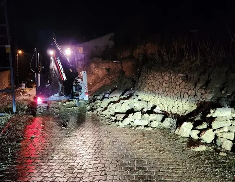 Kayseri Özvatan’da Yağmur Sonrası Heyelan: Bağ Yolu Zarar Gördü — haber görseli
