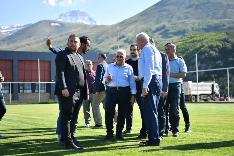 Başkan Büyükkılıç, Erciyes Yüksek İrtifa Kamp Merkezi'nde İncelemelerde Bulundu — haber görseli