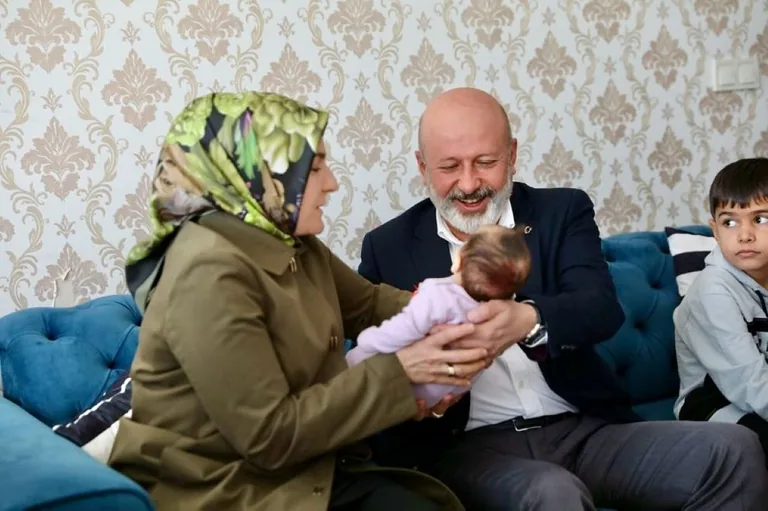 Kocasinan Belediyesi, Hoş Geldin Bebek Projesi İle Evlat Sevinci Yaşayan Ailelere Destek Oluyor — haber görseli