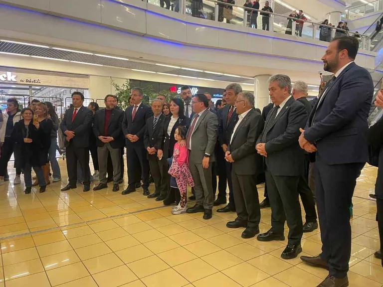 Vali Çiçek, "Hedefimiz, çocuklarımızı bağımlılıklardan kurtarıp sanatla, sporla buluşturmak" — haber görseli