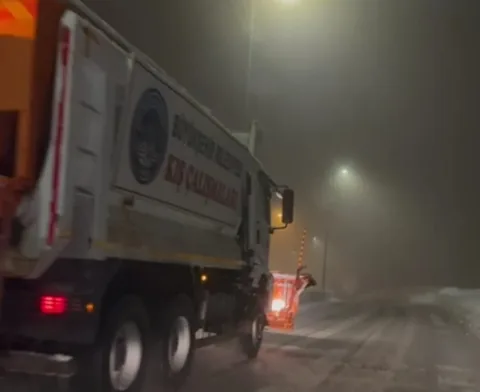 Kar Yağışı Geri Döndü! Erciyes Yolunda Yoğun Çalışma — haber görseli