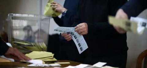 CHP'li yetkili DEM Partili adayın seçilmesine itiraz etti, partisi disipline gönderdi — haber görseli