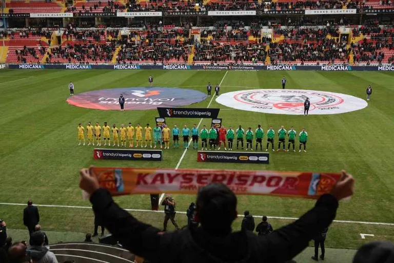 Kayserispor’dan Kritik Galibiyet! Konyaspor’u 3-2 Mağlup Etti — haber görseli