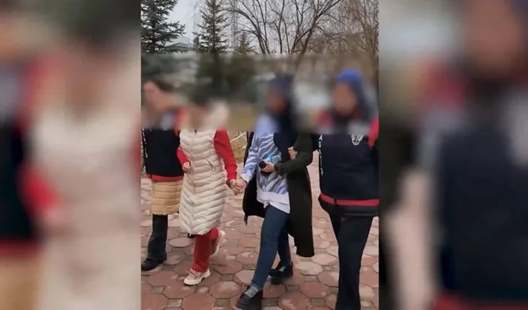 Sivas'ta Evlilik Vaadiyle 1 Milyonluk Vurgun! Kayseri Yolunda Yakalandılar — haber görseli