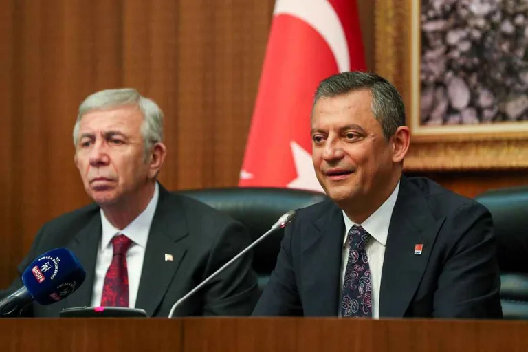 CHP Lideri Özgür Özel, Mansur Yavaş ile bir araya geldi — haber görseli