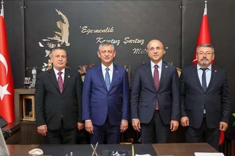 Akkışla Heyetinden CHP Lideri Özgür Özel’e Ziyaret — haber görseli