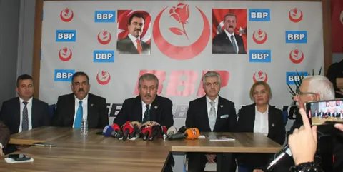 BBP Lideri Destici'den Kayseri'de Çarpıcı Açıklama: Öcalan’a İdam Şart, Teröristlerle Müzakere Edilemez — haber görseli