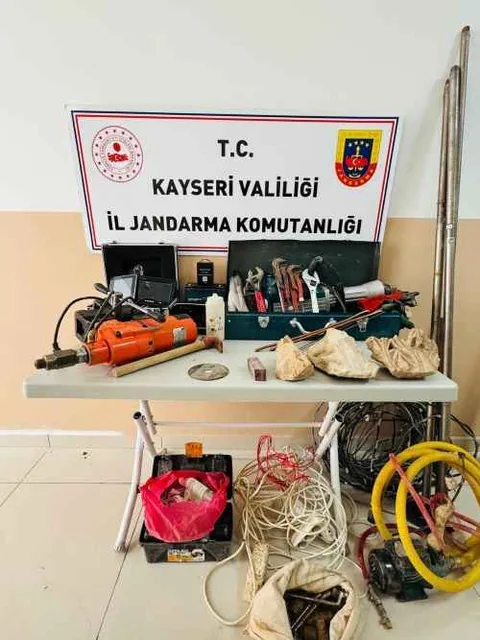 Tomarza’da Definecilere Jandarma Baskını! — haber görseli
