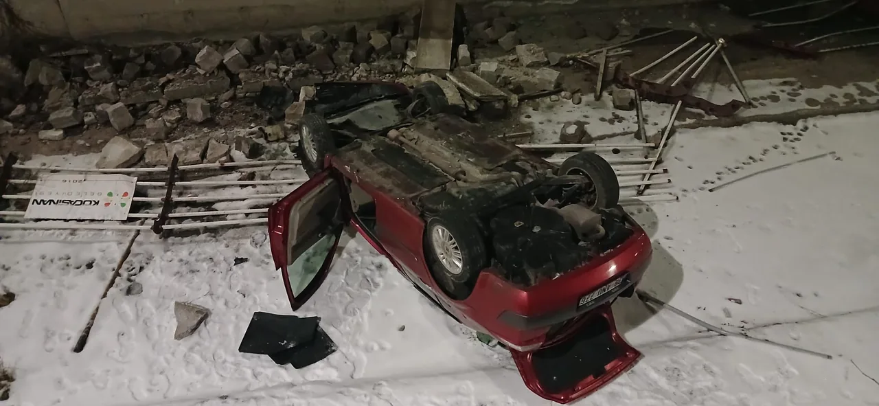 KAYSERİ Bekir Yıldız Bulvarı’nda Kaza: Otomobil sulama kanalına düştü! 1 yaralı — haber görseli