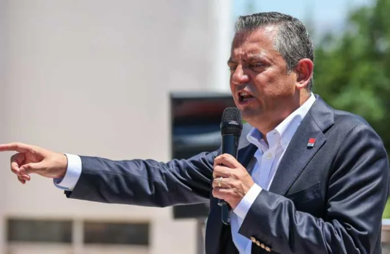 CHP Genel Başkanı Özgür Özel: “Bu yaptıkları ne yiğitliktir ne de mertliktir — haber görseli