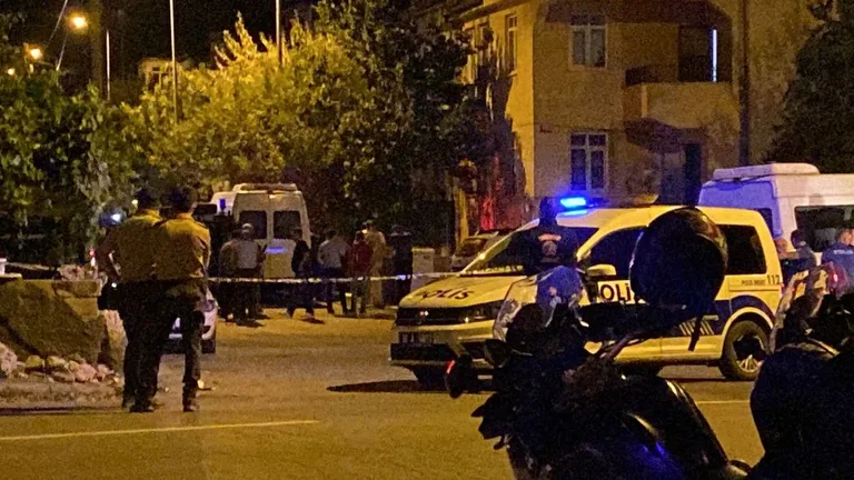 Osmanlı Mahallesi'nde Gerilim! Aracın Üstünden Ateş Eden Şahıs, İkna Edildi — haber görseli
