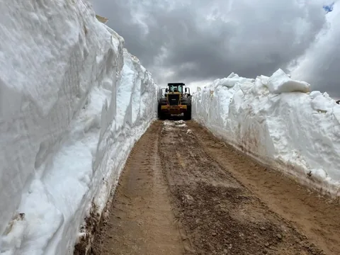 Ekipler Seferber Oldu... Doğaseverlerin Gözdesi Aladağlar'da Yol Açma Çalışmaları Hız Kazandı — haber görseli