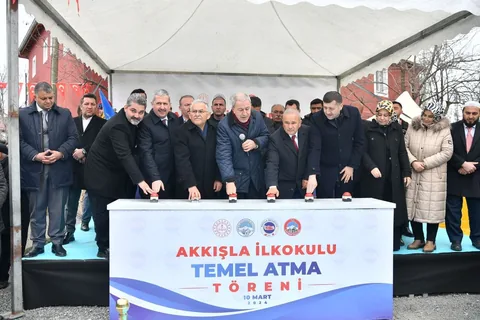 Kayseri Protokolü Akkışla İlkokulu Temel Atma Törenine Katıldı — haber görseli