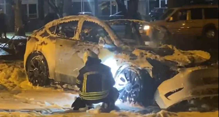 Kayseri'de Sağanak Yağış Sonrası Feci Kaza! Alev Alan Otomobilde 1 Kişi Hayatını Kaybetti — haber görseli