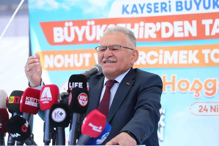 Tohumdan Umuda: Kayseri’de Üreticiye 238 Tonluk Destek! BAŞKAN BÜYÜKKILIÇ’TAN ÜRETİCİYE 11,5 MİLYON TL’LİK DESTEK — haber görseli