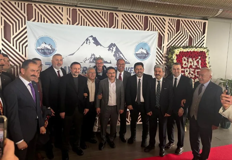 Vali Gökmen Çiçek, 7. Kayserililer Zirvesi’nde İş Dünyası İle Buluştu — haber görseli